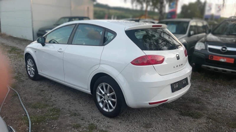 Seat Leon 1.6дизел, снимка 5 - Автомобили и джипове - 52865378