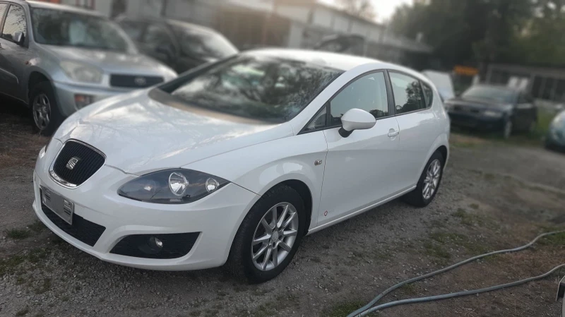 Seat Leon 1.6дизел, снимка 3 - Автомобили и джипове - 52865378