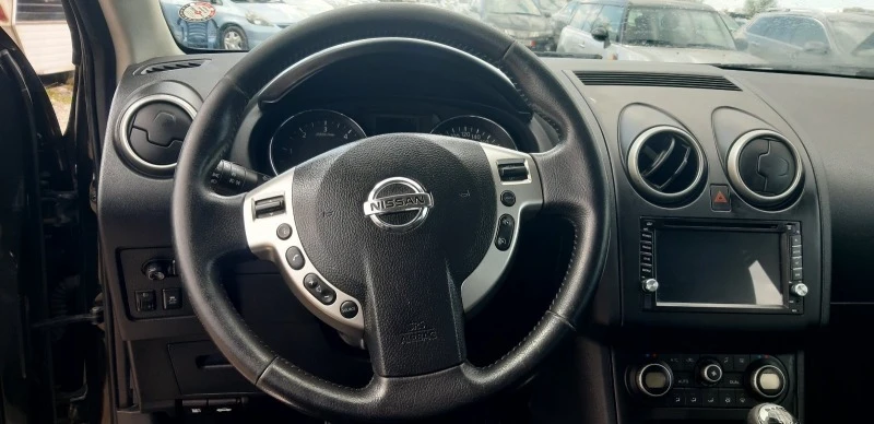 Nissan Qashqai 1.5 дизел, снимка 5 - Автомобили и джипове - 47010094