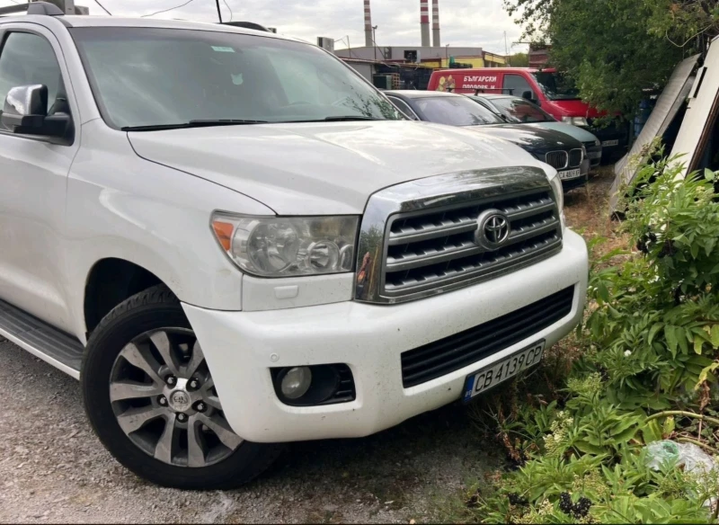 Toyota Sequoia Limited iForce 5.7 L V8 Flexfuel, снимка 1 - Автомобили и джипове - 47908275