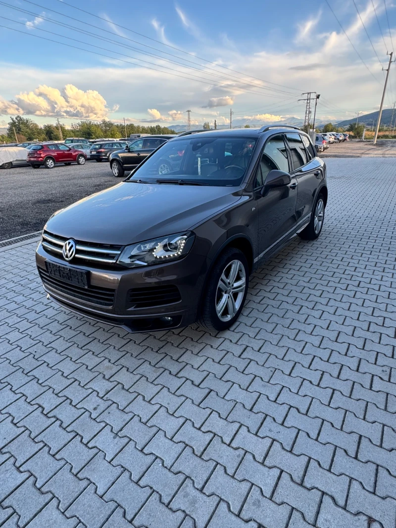 VW Touareg 3.0 TDI  R-LINE FACELIFT PANORAMA, снимка 2 - Автомобили и джипове - 51936969