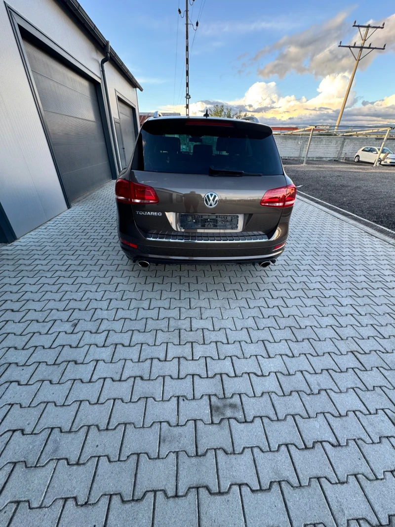 VW Touareg 3.0 TDI  R-LINE FACELIFT PANORAMA, снимка 7 - Автомобили и джипове - 51936969