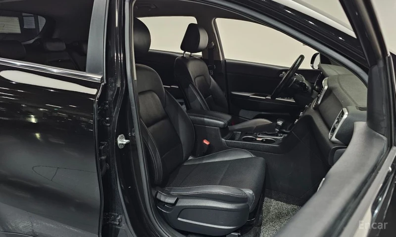 Kia Sportage, снимка 10 - Автомобили и джипове - 53010707