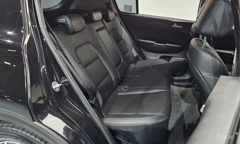 Kia Sportage, снимка 12 - Автомобили и джипове - 53010707