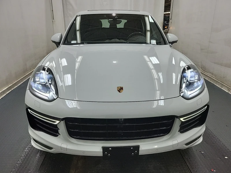 Porsche Cayenne GTS * * CARFAX * * АВТО КРЕДИТ * * , снимка 2 - Автомобили и джипове - 53054812