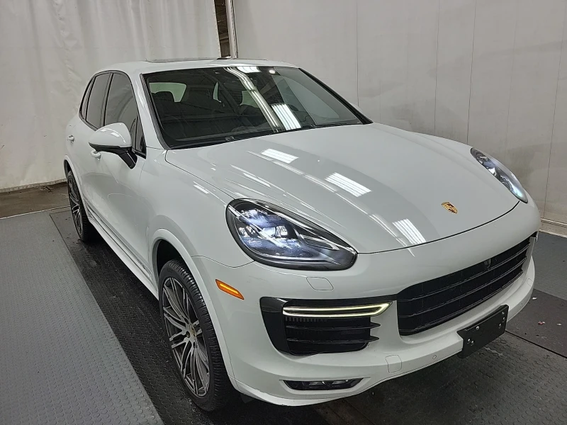 Porsche Cayenne GTS * * CARFAX * * АВТО КРЕДИТ * * , снимка 3 - Автомобили и джипове - 53054812