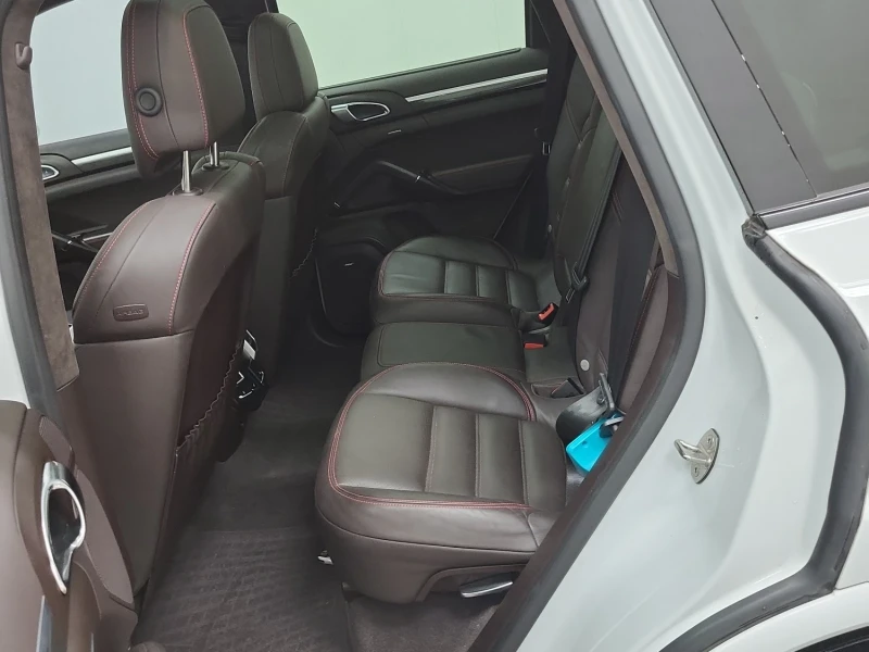 Porsche Cayenne GTS * * CARFAX * * АВТО КРЕДИТ * * , снимка 12 - Автомобили и джипове - 53054812
