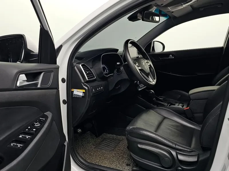 Hyundai Tucson, снимка 10 - Автомобили и джипове - 54832291