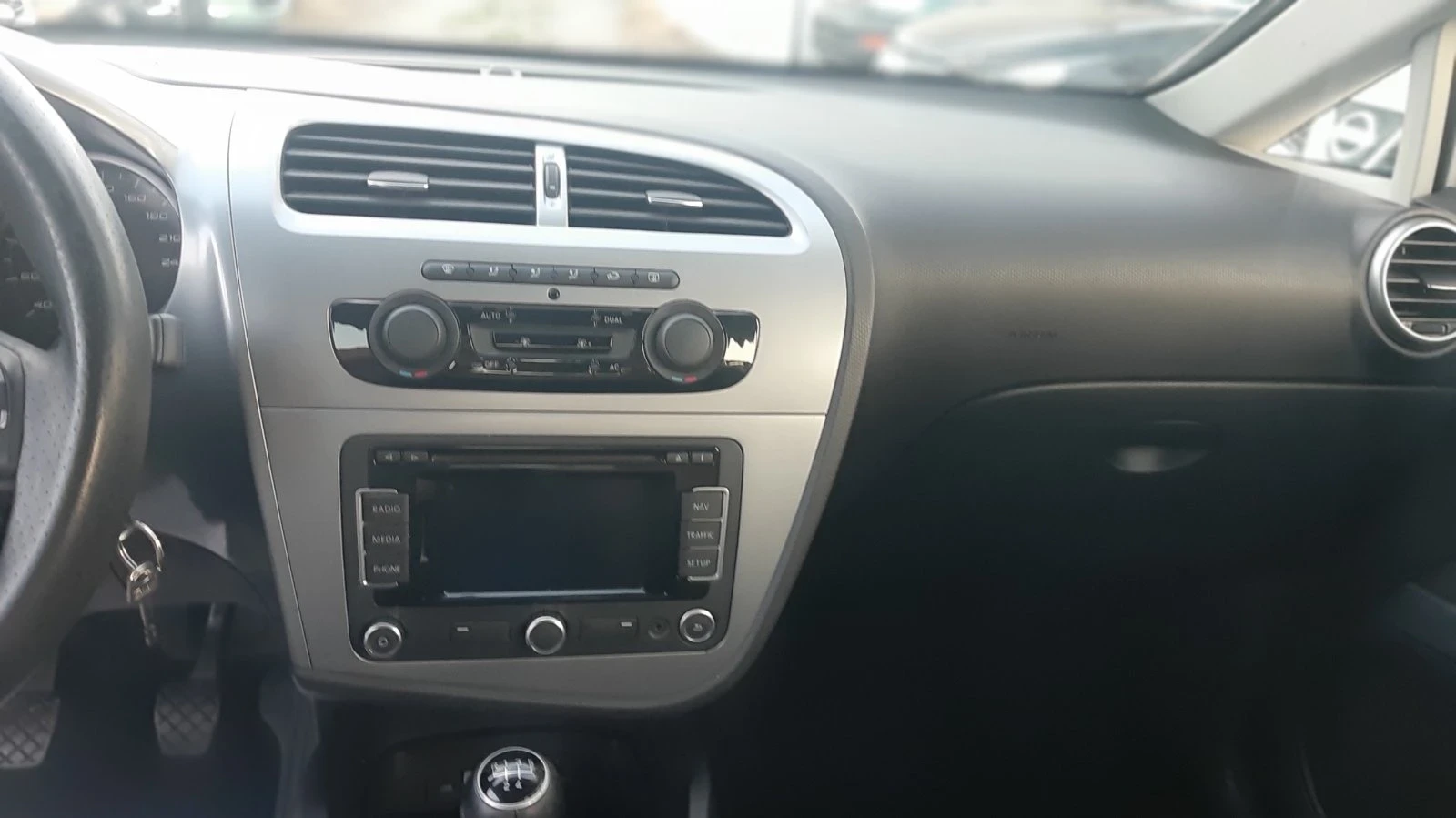 Seat Leon 1.6дизел - изображение 8