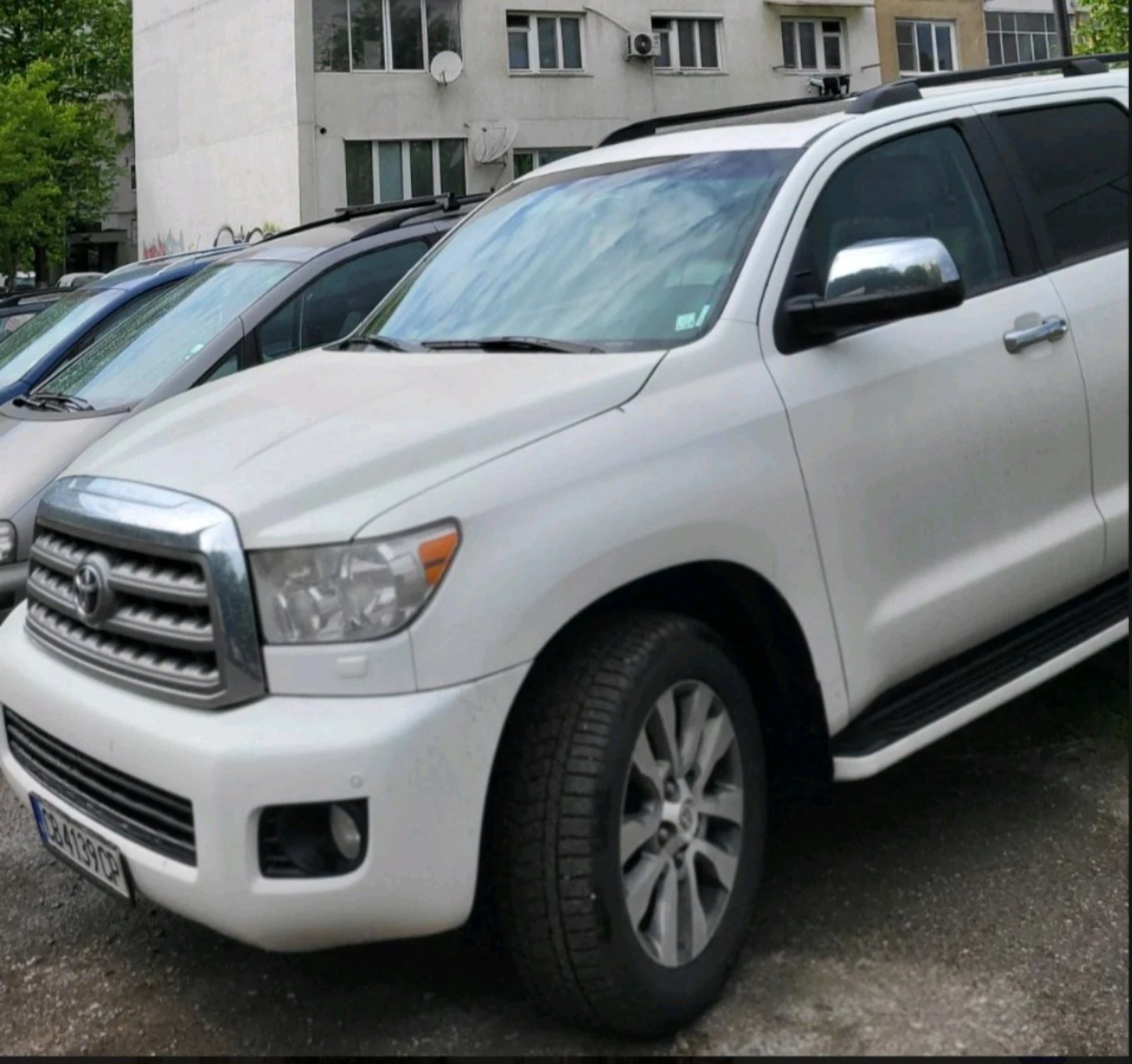 Toyota Sequoia Limited iForce 5.7 L V8 Flexfuel - изображение 4