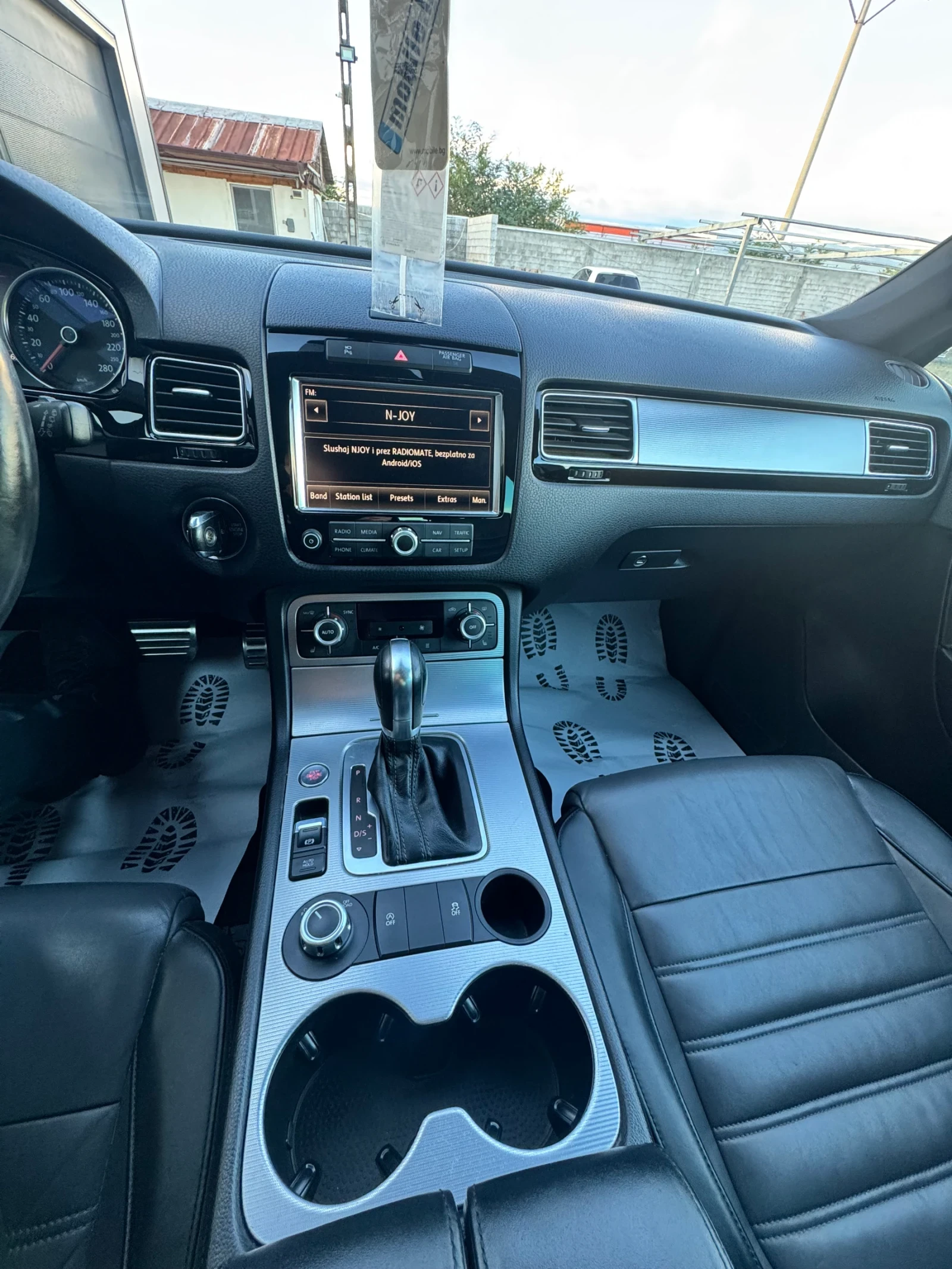 VW Touareg 3.0 TDI  R-LINE FACELIFT PANORAMA | Mobile.bg — изображение 14