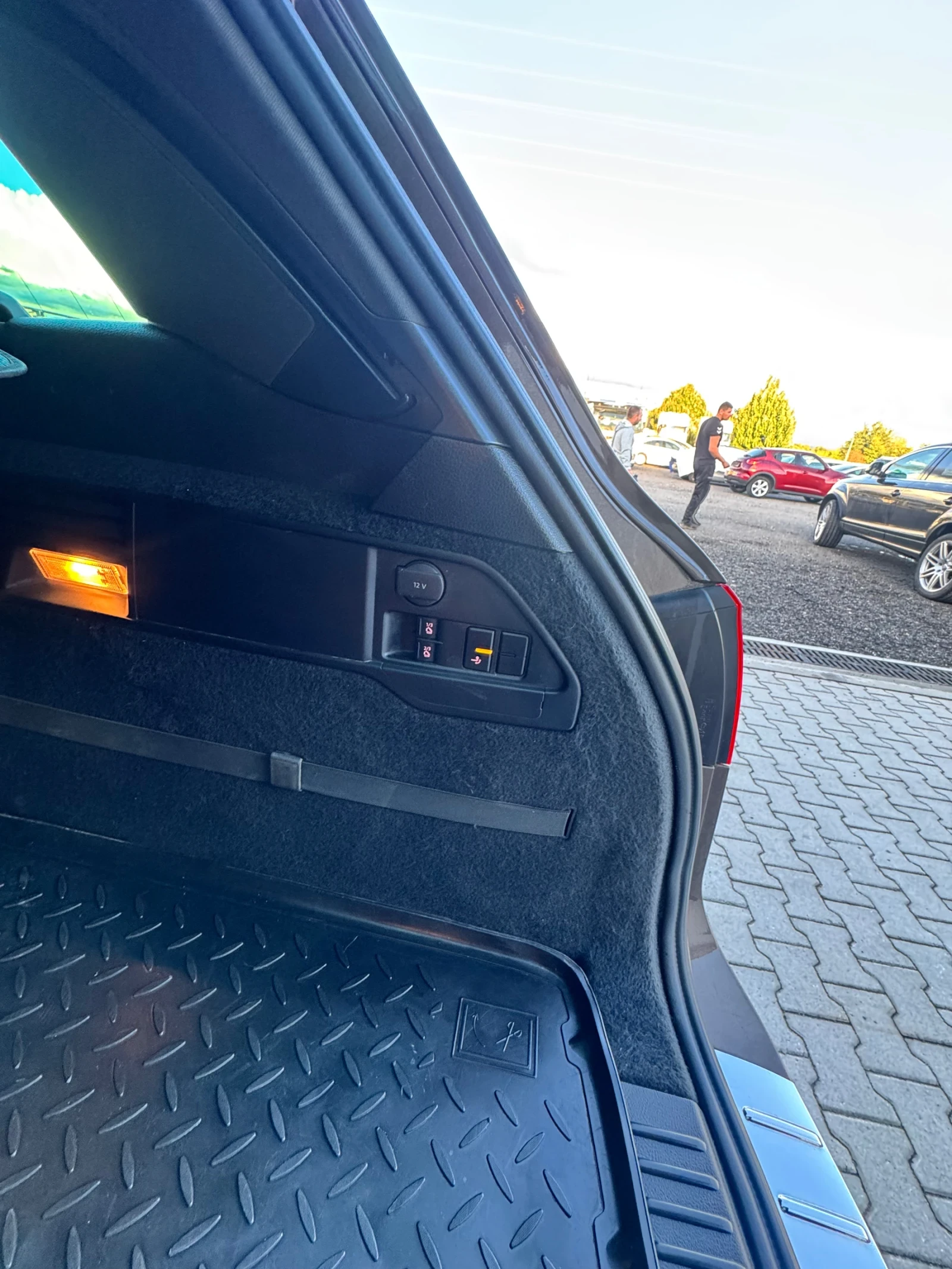 VW Touareg 3.0 TDI  R-LINE FACELIFT PANORAMA | Mobile.bg — изображение 11