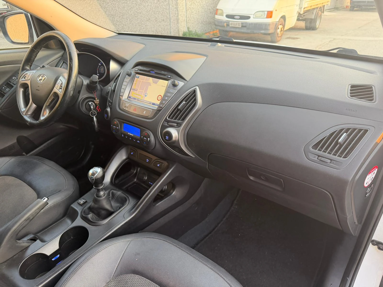 Hyundai IX35 1.6i METAN !!! EVRO 5B, снимка 10 - Автомобили и джипове - 53929400