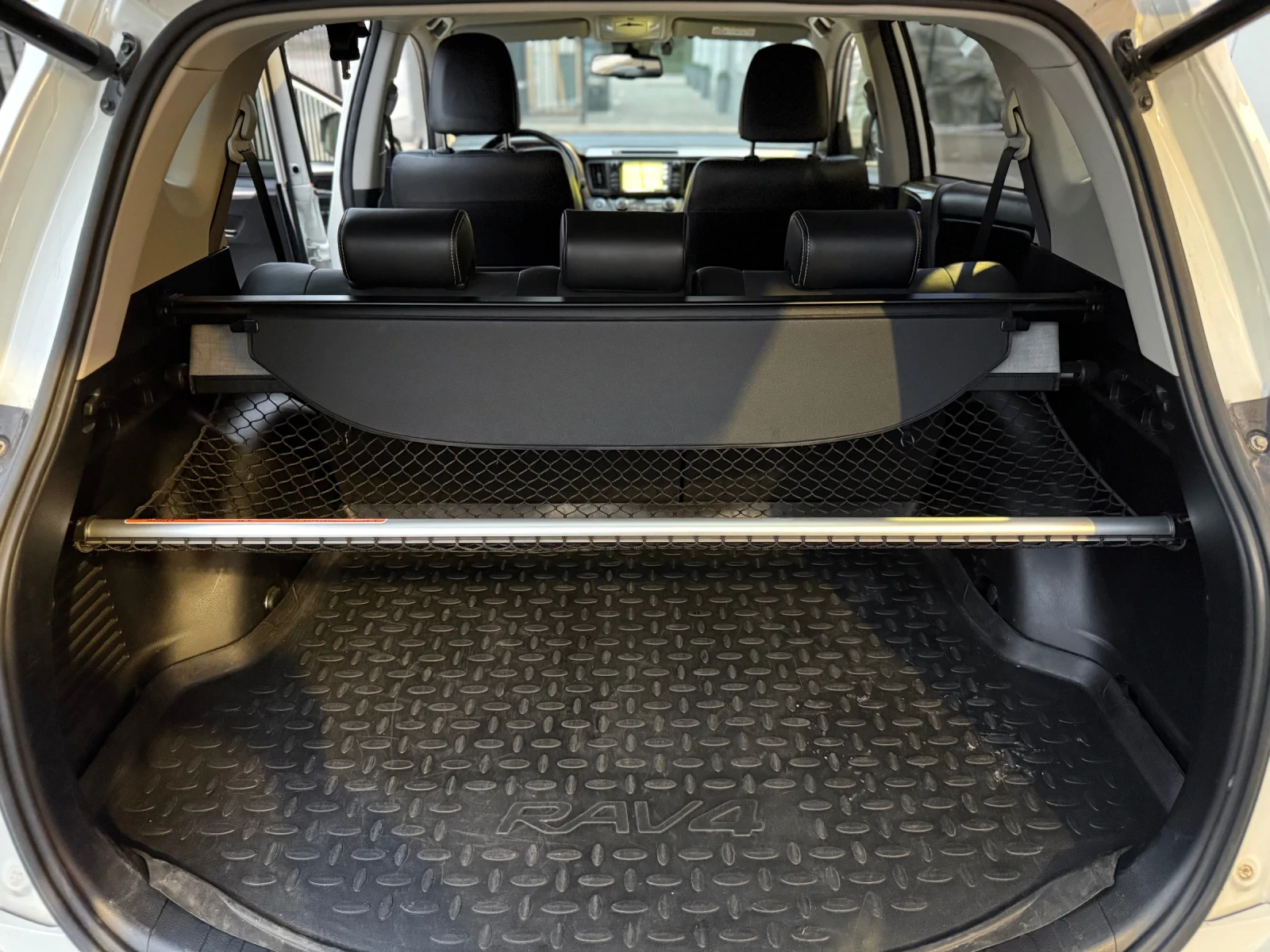 Toyota Rav4 2.0 D4D Executive , снимка 13 - Автомобили и джипове - 54209533