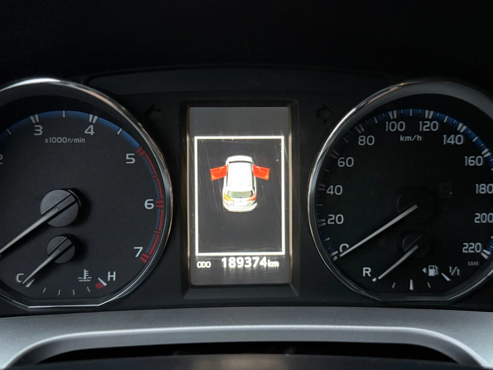 Toyota Rav4 2.0 D4D Executive , снимка 12 - Автомобили и джипове - 54209533