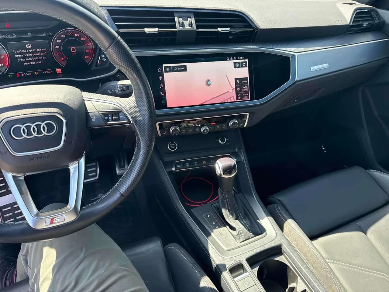 Audi Q3 * Technik * 360 * ПОДГРЕВ * PANO, снимка 9 - Автомобили и джипове - 54340535