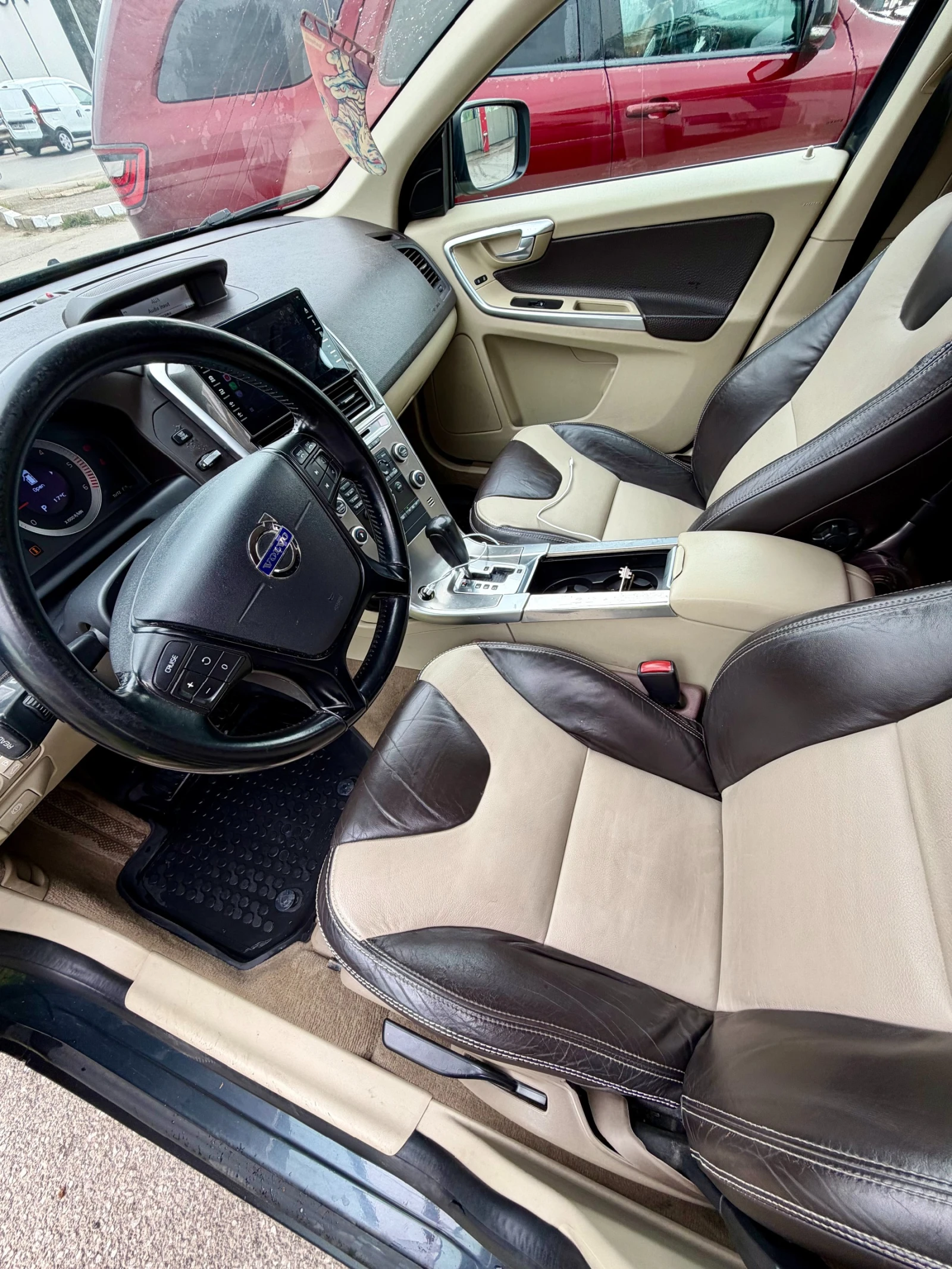 Volvo XC60 Summum D5 AWD 205k.с, снимка 9 - Автомобили и джипове - 54653509