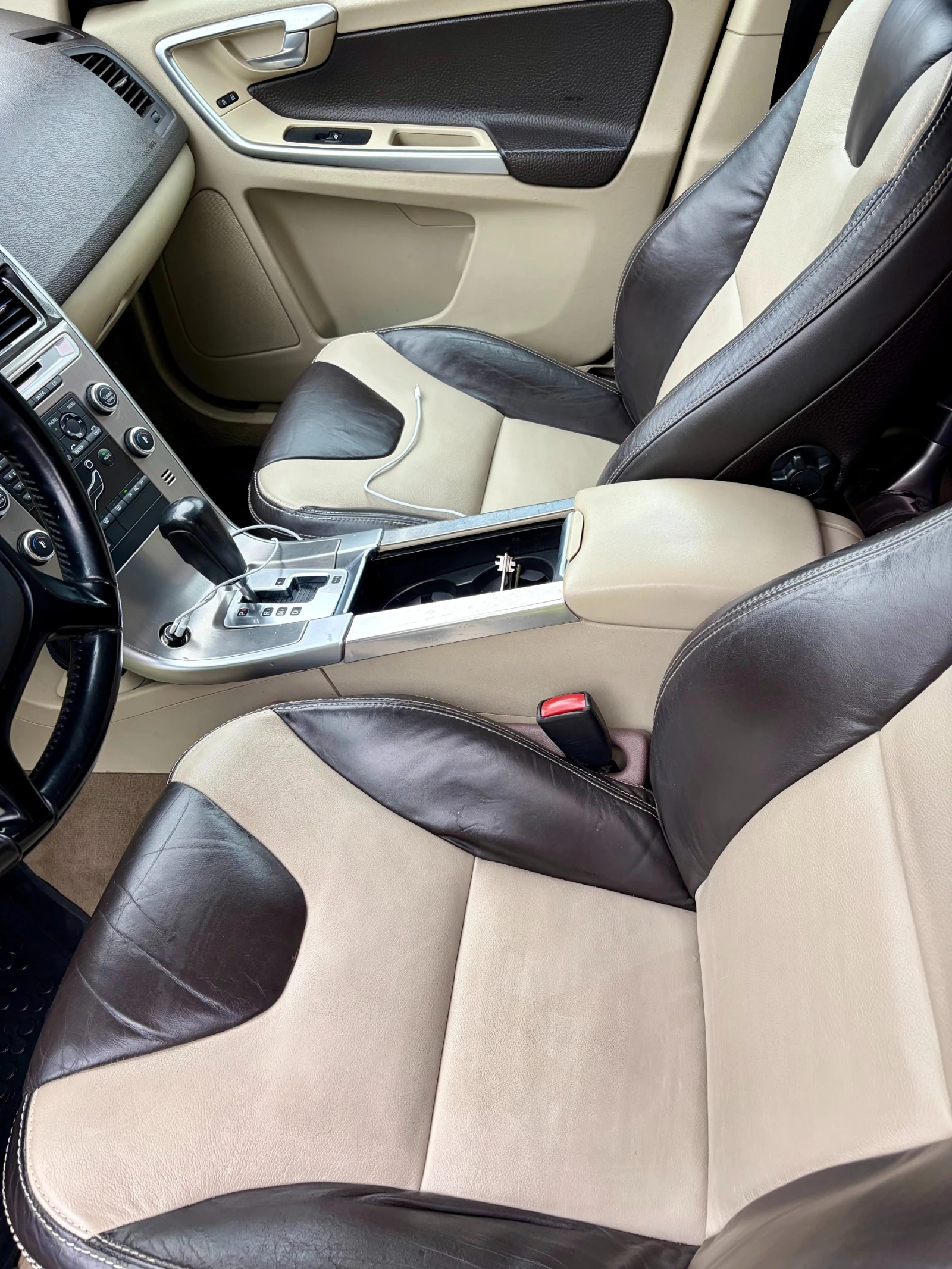 Volvo XC60 Summum D5 AWD 205k.с, снимка 10 - Автомобили и джипове - 54653509