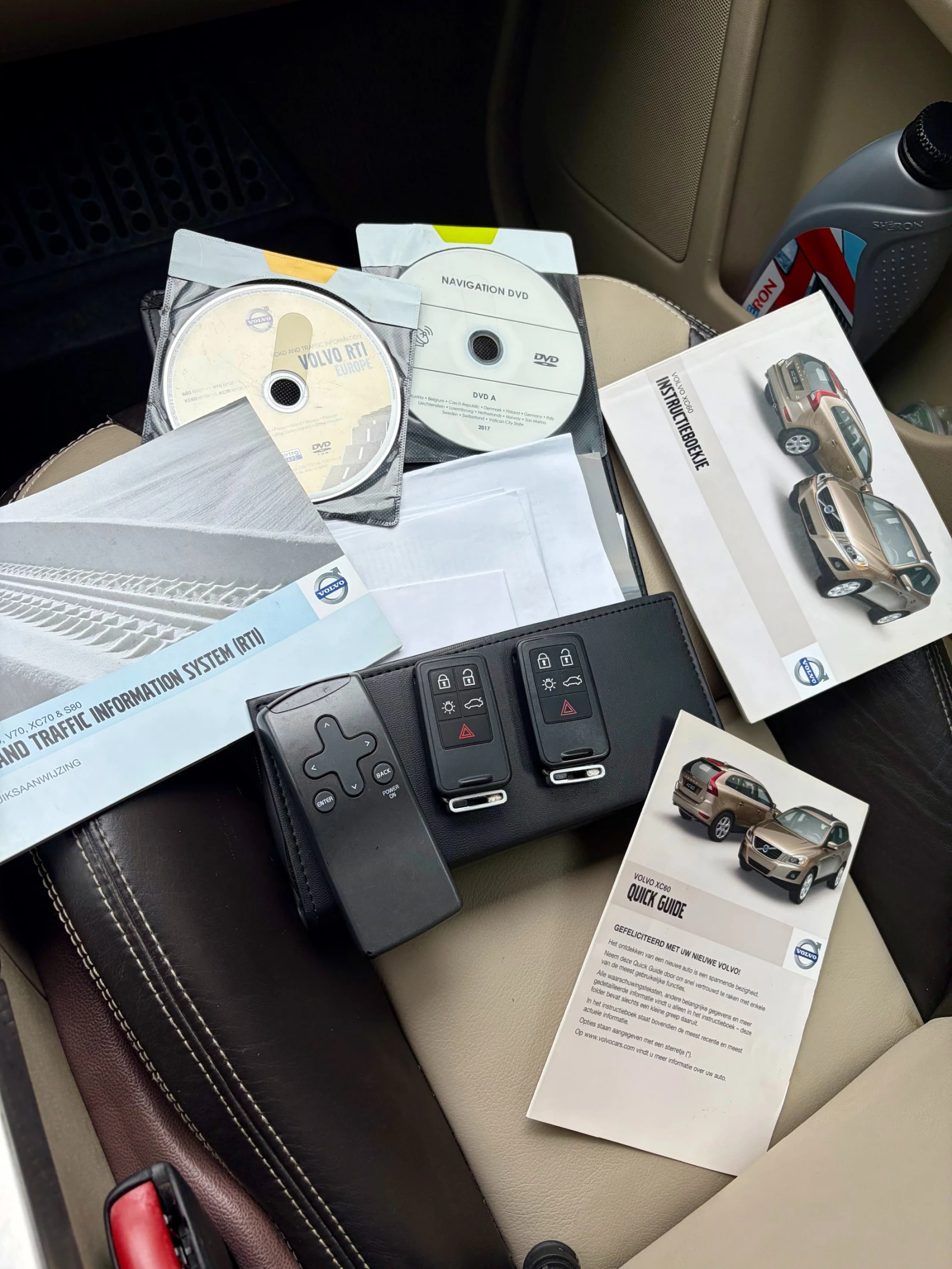 Volvo XC60 Summum D5 AWD 205k.с, снимка 15 - Автомобили и джипове - 54653509