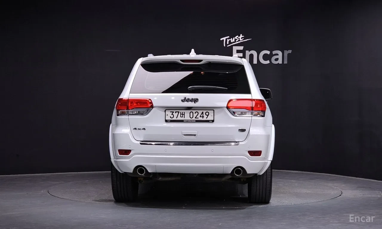 Jeep Grand cherokee 3.6 OVERLAND / ОБДУХ / DISTRONIC / TWO-TONE / PANO, снимка 4 - Автомобили и джипове - 55086017