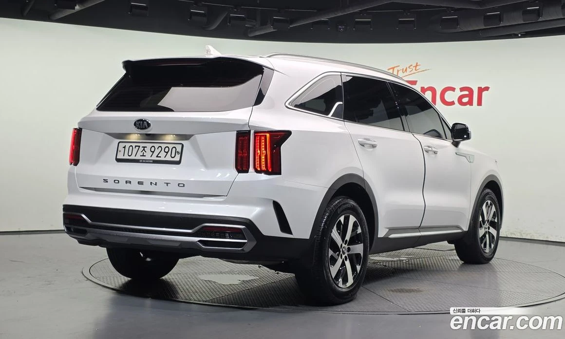 Kia Sorento Diesel 2.2 2WD Prestige, снимка 2 - Автомобили и джипове - 55807582