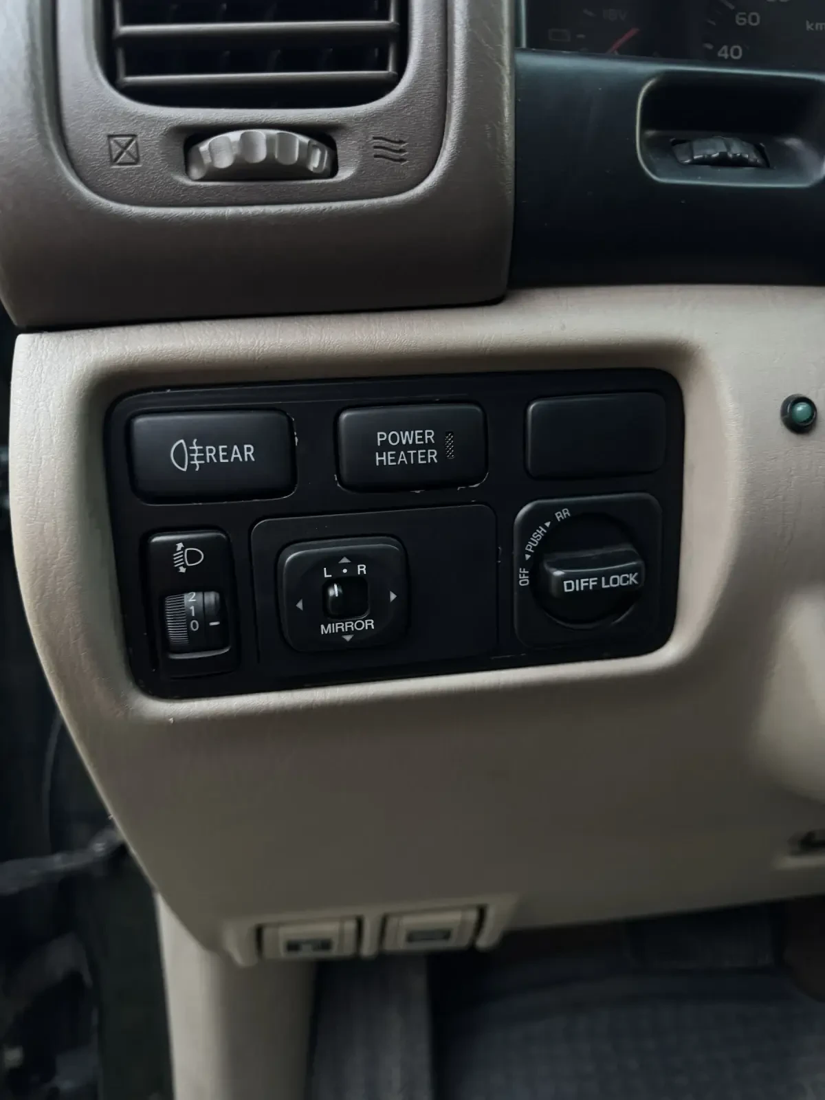 Toyota Land cruiser 4.2TDI, снимка 14 - Автомобили и джипове - 55920726
