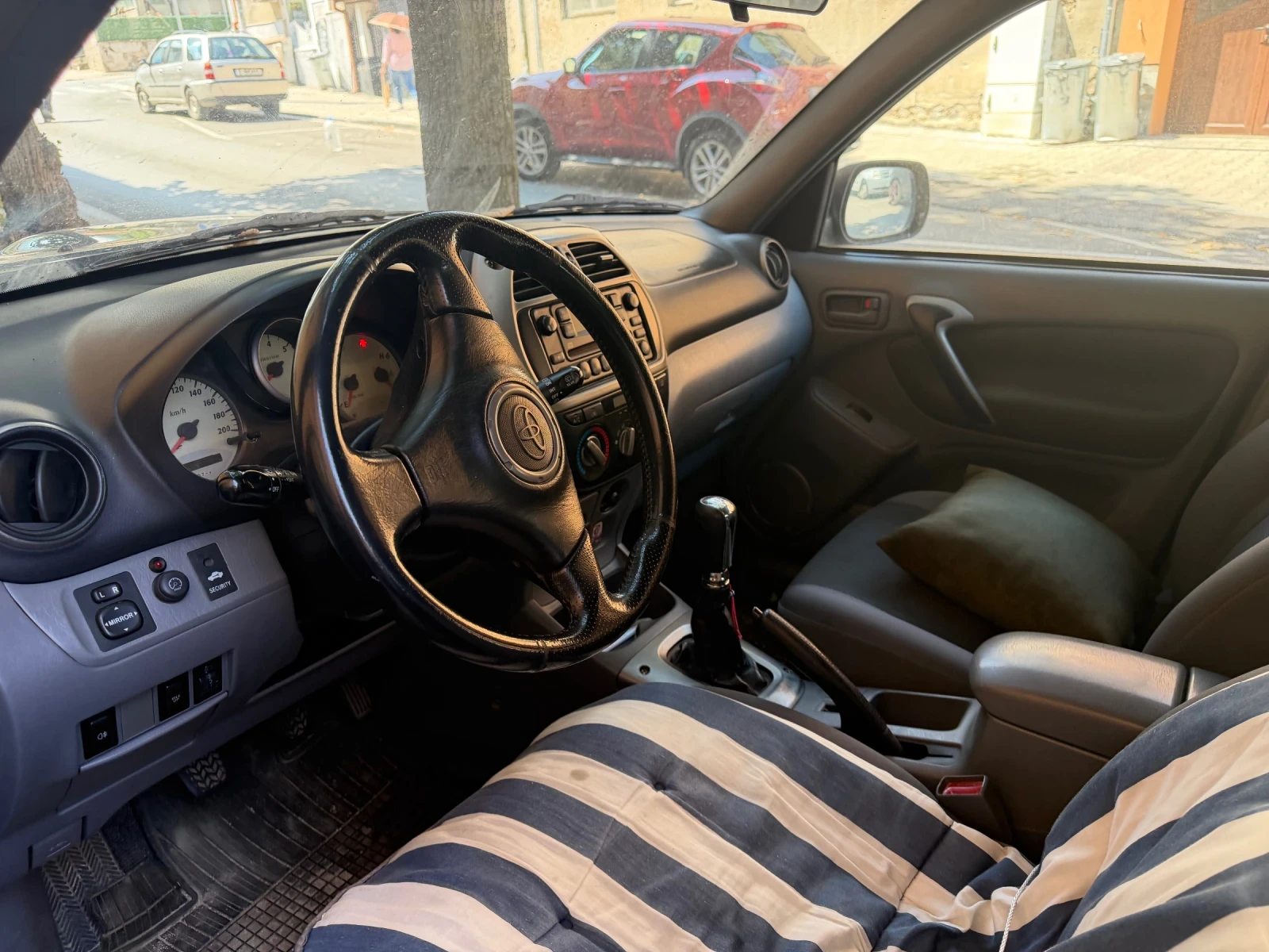 Toyota Rav4, снимка 6 - Автомобили и джипове - 55979530