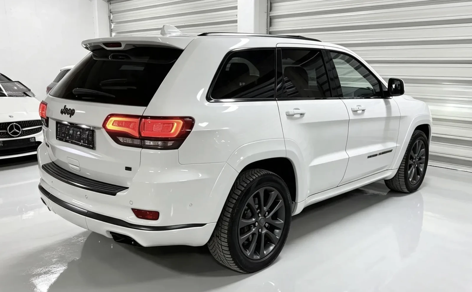 Jeep Grand cherokee  S Overland | Гаранция | Лизинг | Нов внос | , снимка 5 - Автомобили и джипове - 56215264