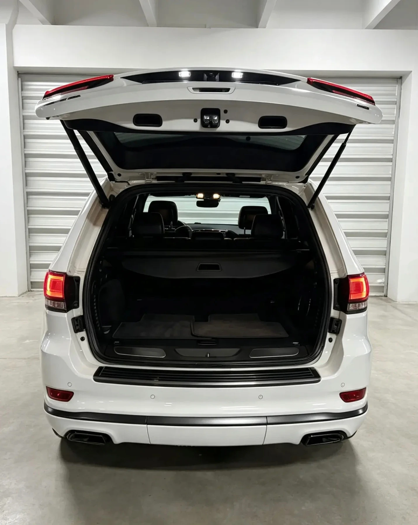 Jeep Grand cherokee  S Overland | Гаранция | Лизинг | Нов внос | , снимка 16 - Автомобили и джипове - 56215264