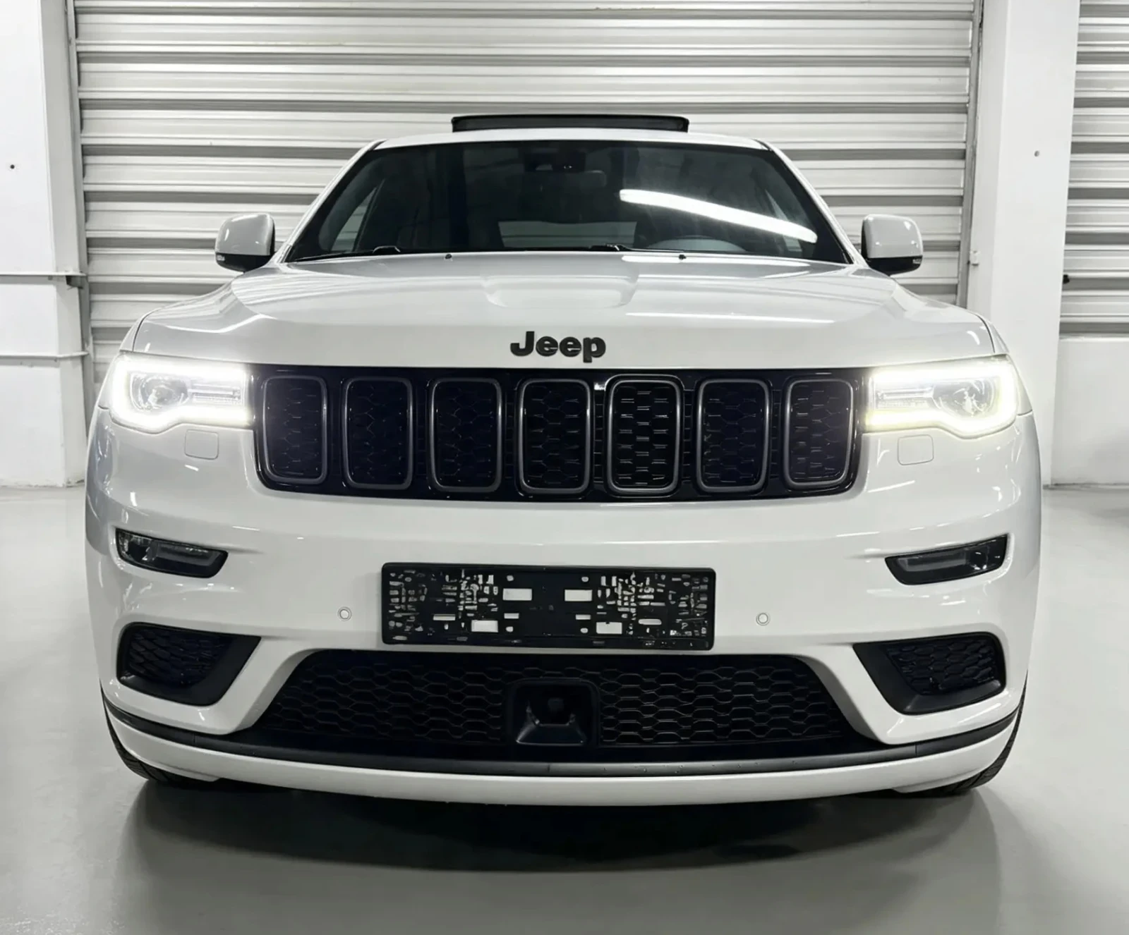 Jeep Grand cherokee  S Overland | Гаранция | Лизинг | Нов внос | , снимка 2 - Автомобили и джипове - 56215264