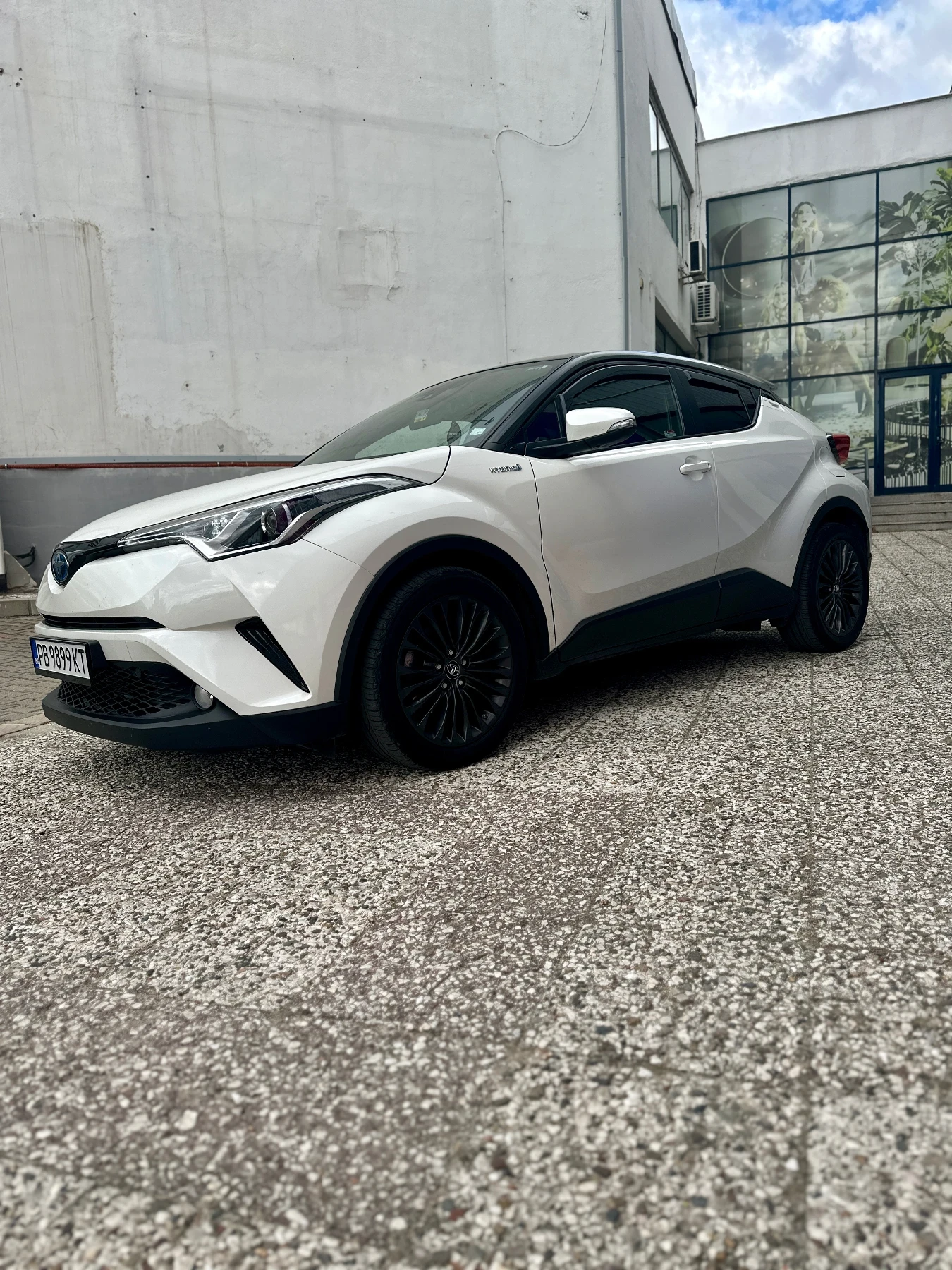 Toyota C-HR, снимка 2 - Автомобили и джипове - 56360692