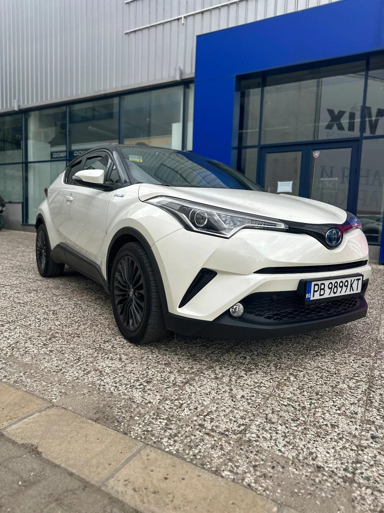 Toyota C-HR, снимка 4 - Автомобили и джипове - 56360692