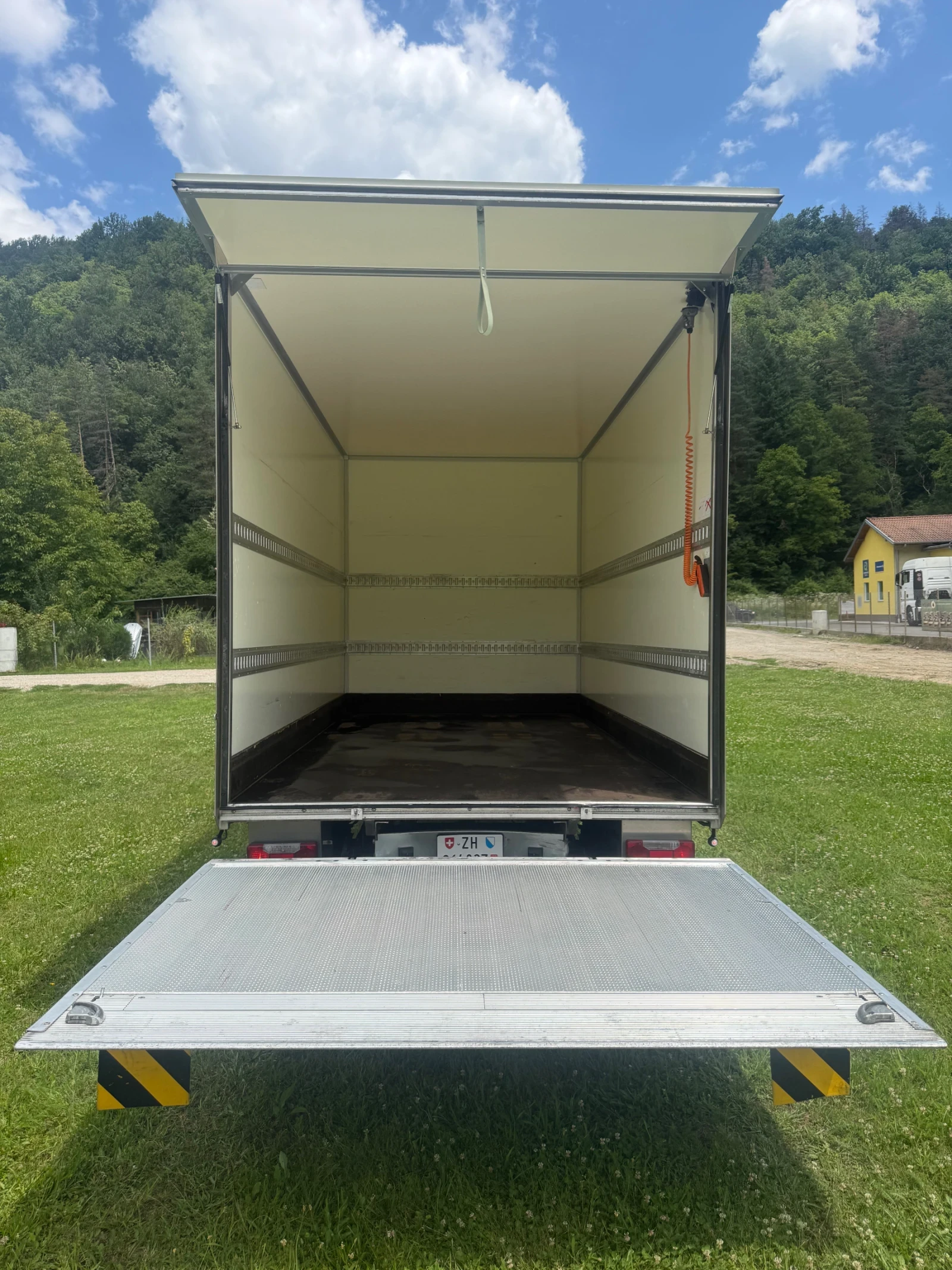 Iveco 35S18 35S18 HI-MATIK БОРД КЛИМА 4.10М МЕЖДУОСИЕ , снимка 9 - Бусове и автобуси - 54903741