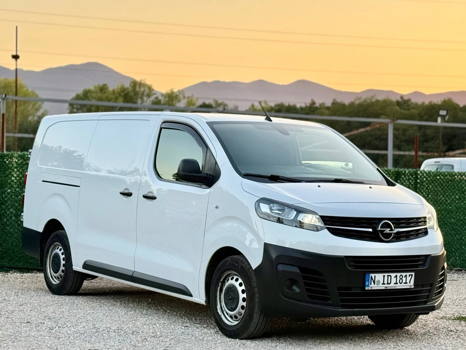 Opel Vivaro 2.0D 150hp