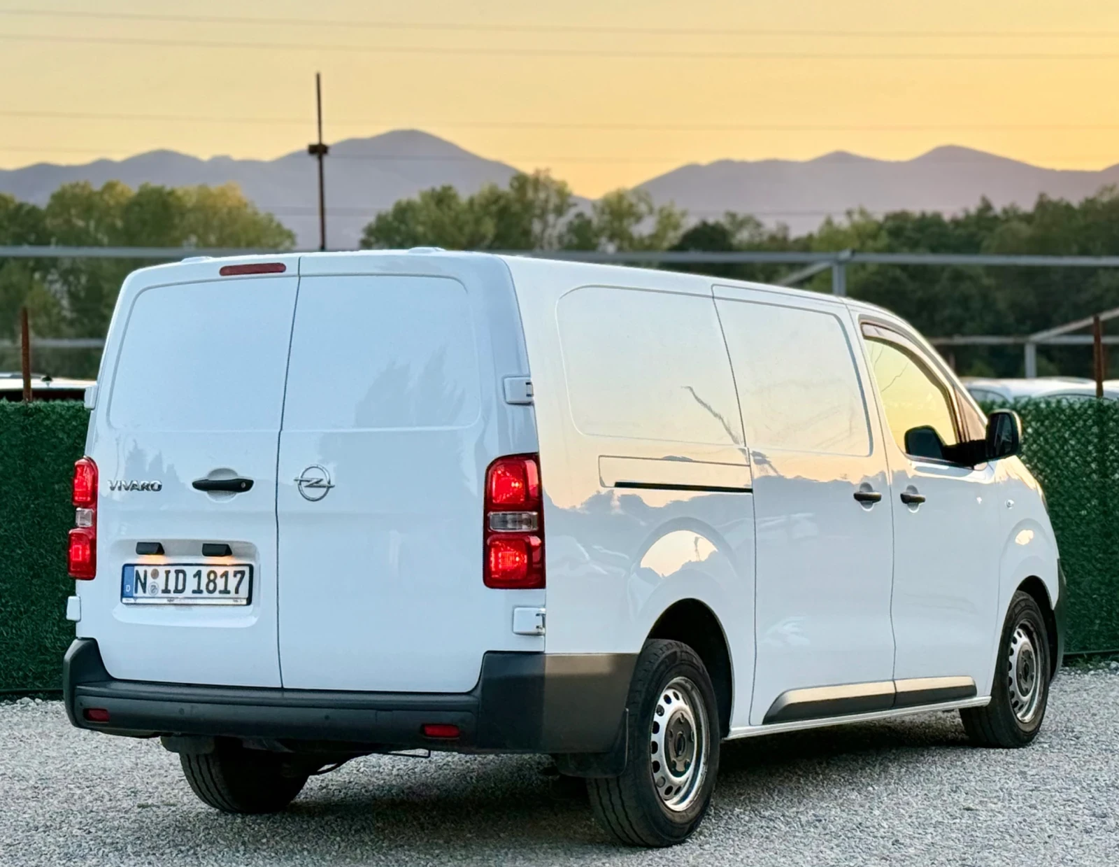 Opel Vivaro 2.0D 150hp, снимка 7 - Бусове и автобуси - 55684313
