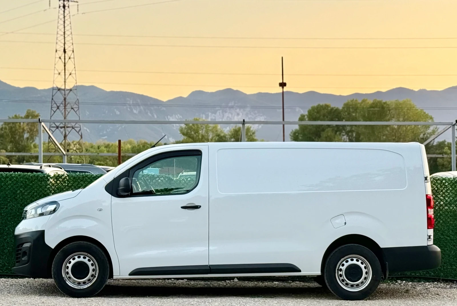 Opel Vivaro 2.0D 150hp, снимка 4 - Бусове и автобуси - 55684313