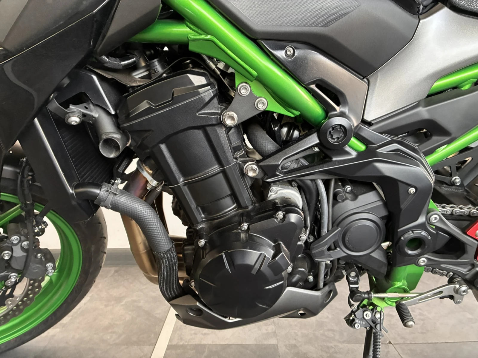 Kawasaki Z 900-3000 km.!!!, снимка 11 - Мотоциклети и мототехника - 56354244