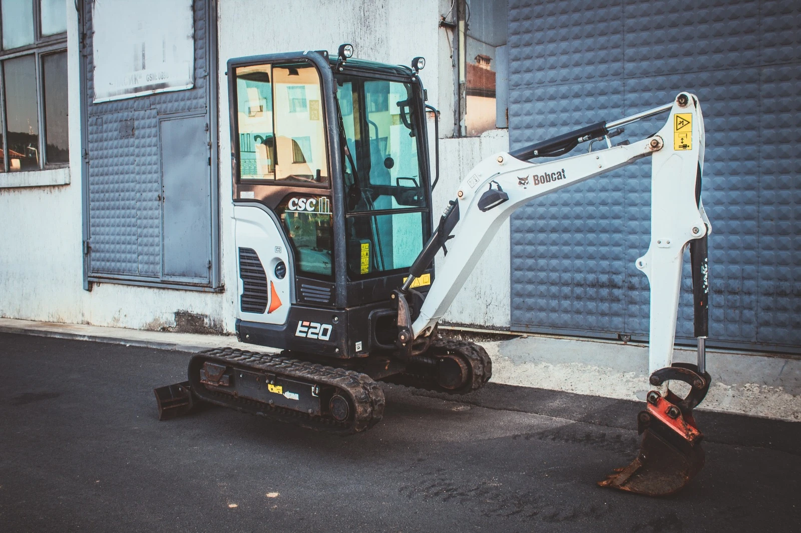 Багер Bobcat E20 | Mobile.bg — изображение 1