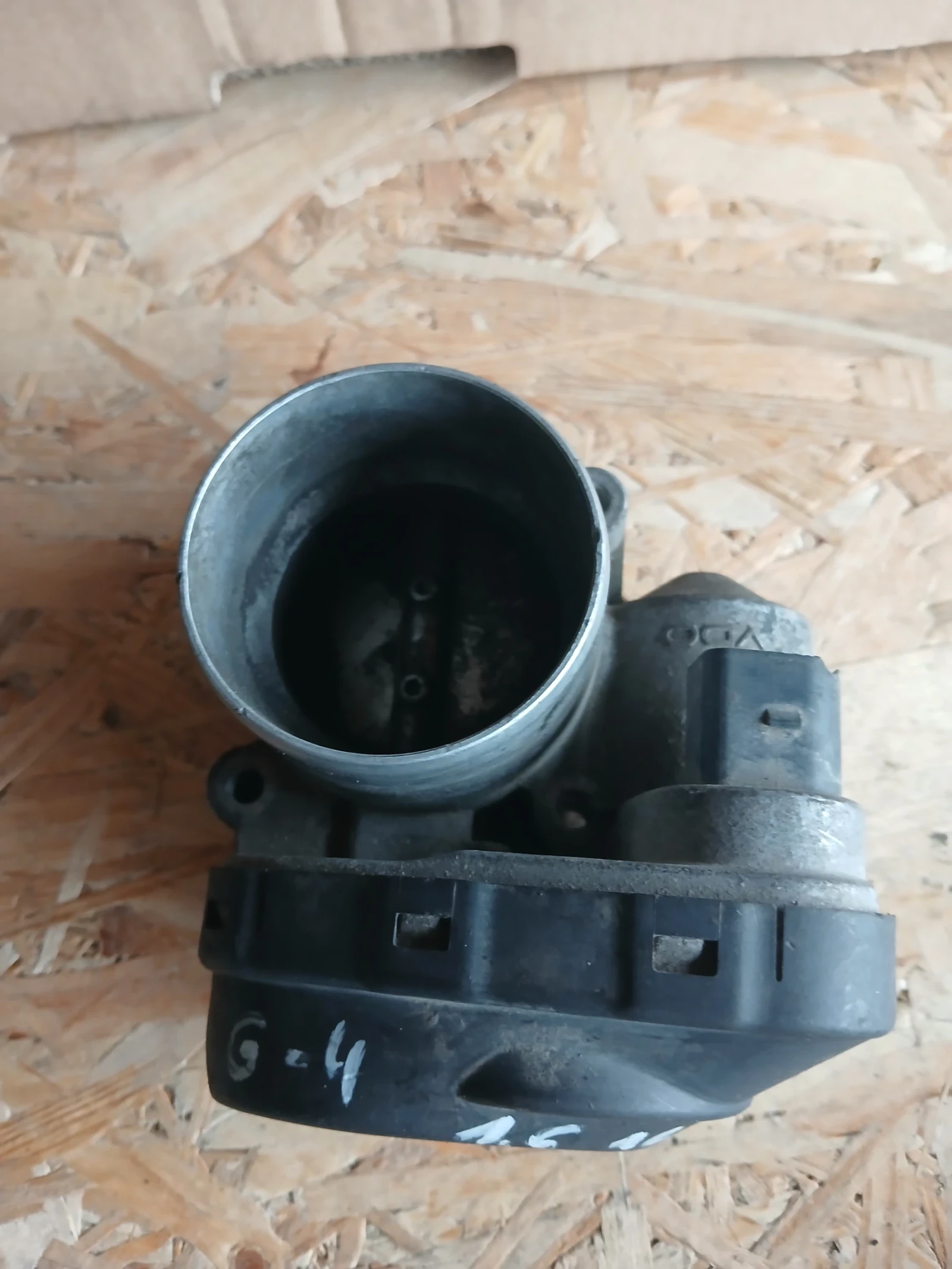 036 133 062 А дросел клапа VW Golf 4 1.6i, снимка 2 - Части - 55404825