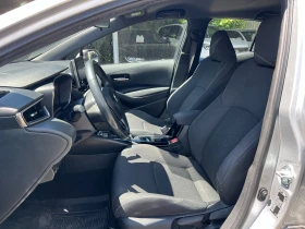 Toyota Corolla 1.8 HYBRID, снимка 12