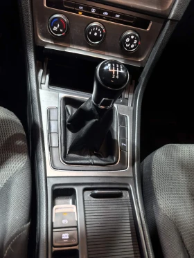 VW Golf 1.6 TDI , снимка 15