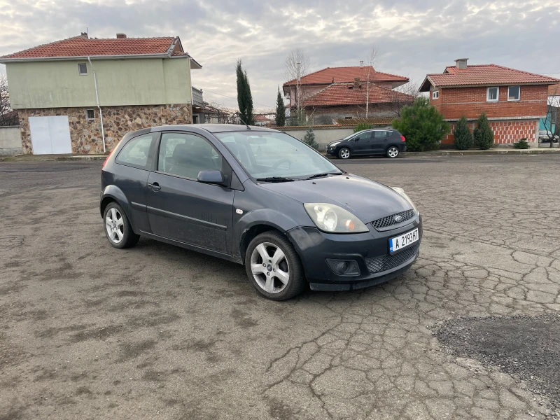 Ford Fiesta 1.3i, снимка 4 - Автомобили и джипове - 48353619