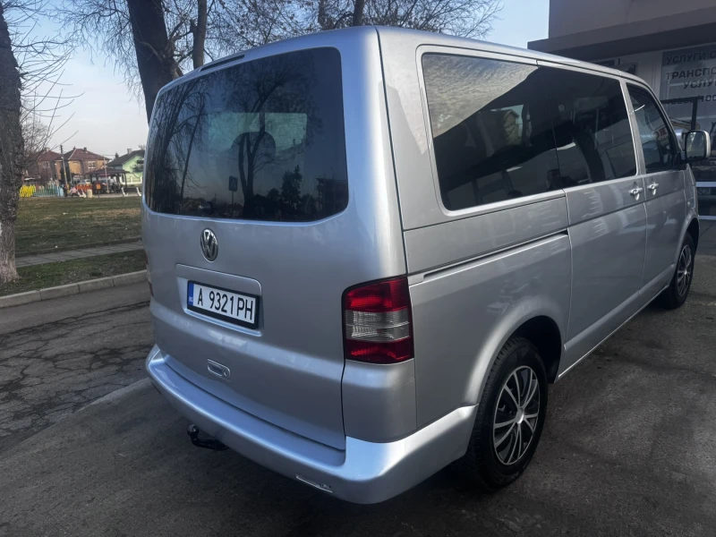 VW Multivan 2.5, снимка 4 - Автомобили и джипове - 48787338