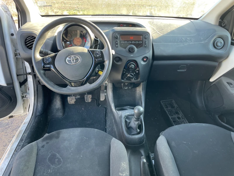 Toyota Aygo 1.0 VVT-i , снимка 7 - Автомобили и джипове - 49242967