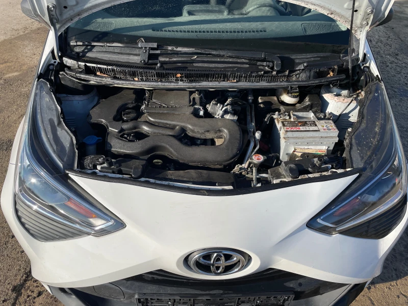 Toyota Aygo 1.0 VVT-i , снимка 9 - Автомобили и джипове - 49242967