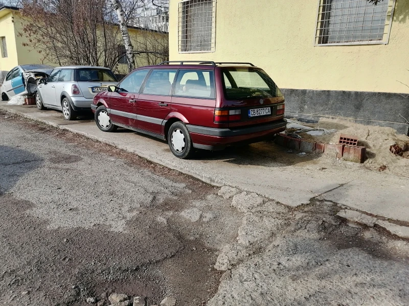 VW Passat 1800бензин, снимка 4 - Автомобили и джипове - 49305190