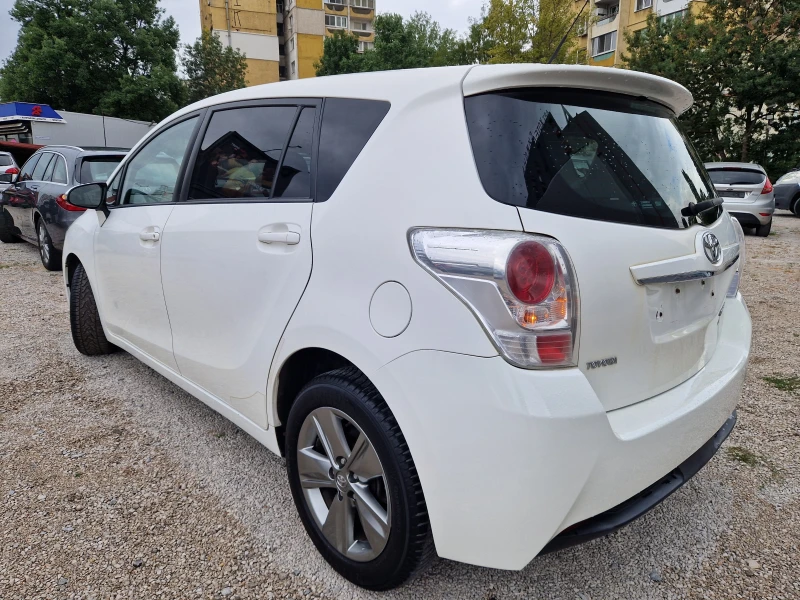 Toyota Verso 1.6D4d/7места, снимка 6 - Автомобили и джипове - 51137602