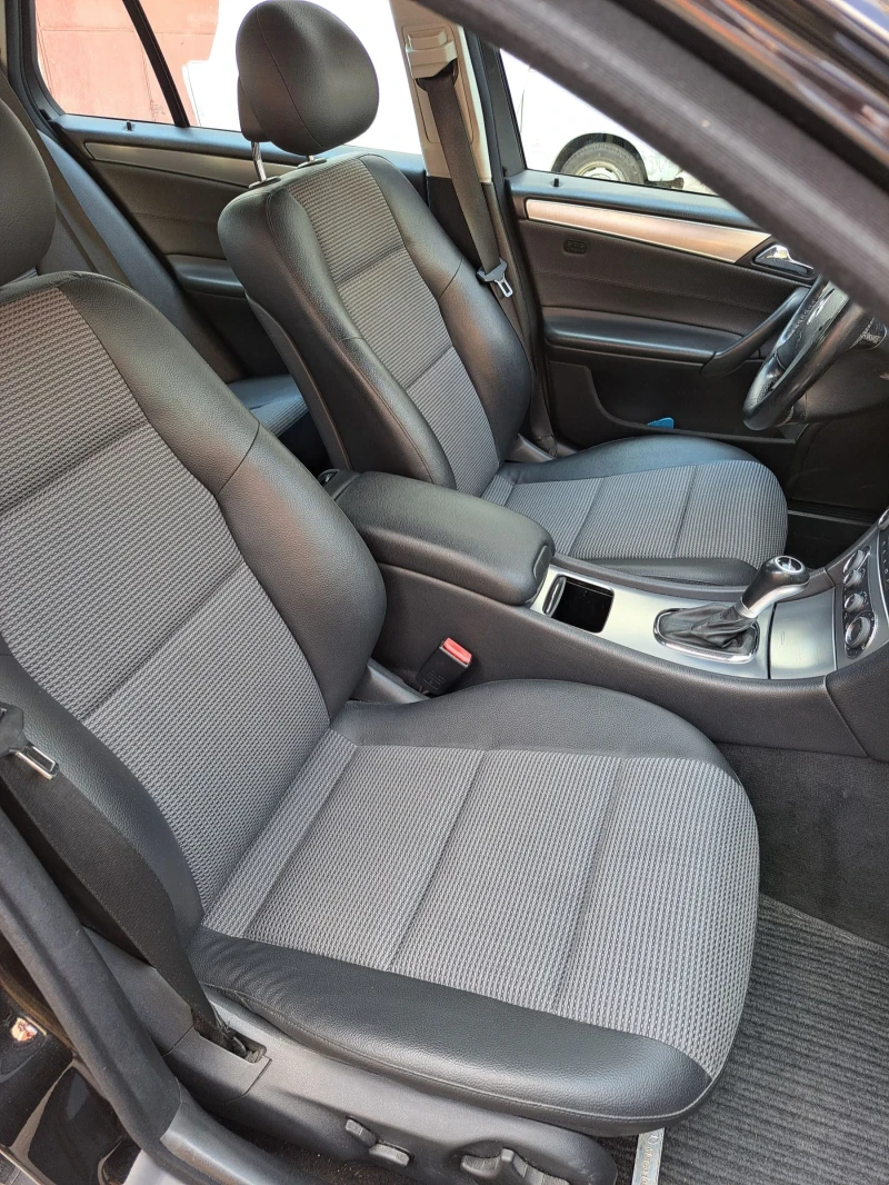 Mercedes-Benz C 200 Авантгард, снимка 15 - Автомобили и джипове - 52603394