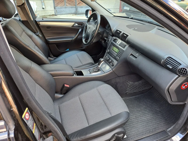 Mercedes-Benz C 200 Авантгард, снимка 13 - Автомобили и джипове - 52603394