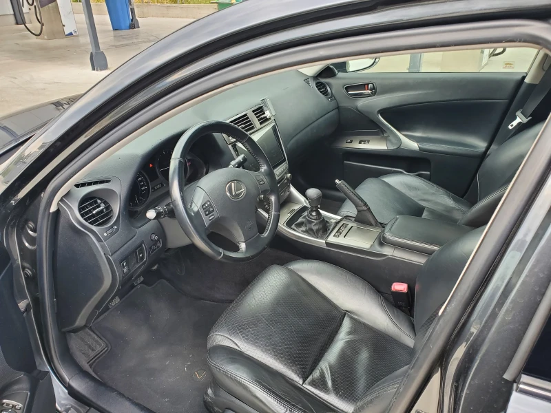 Lexus IS 220d, снимка 7 - Автомобили и джипове - 52401832